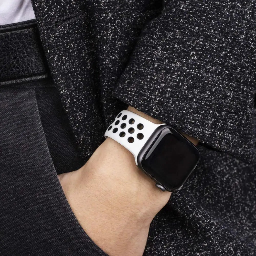 Silicone Breathable Strap Apple Watch 7 8 41mm 45mm 40 44 38 42mm, nike sport Band iWatch serie SE 6 Ultra 49mm bracelet