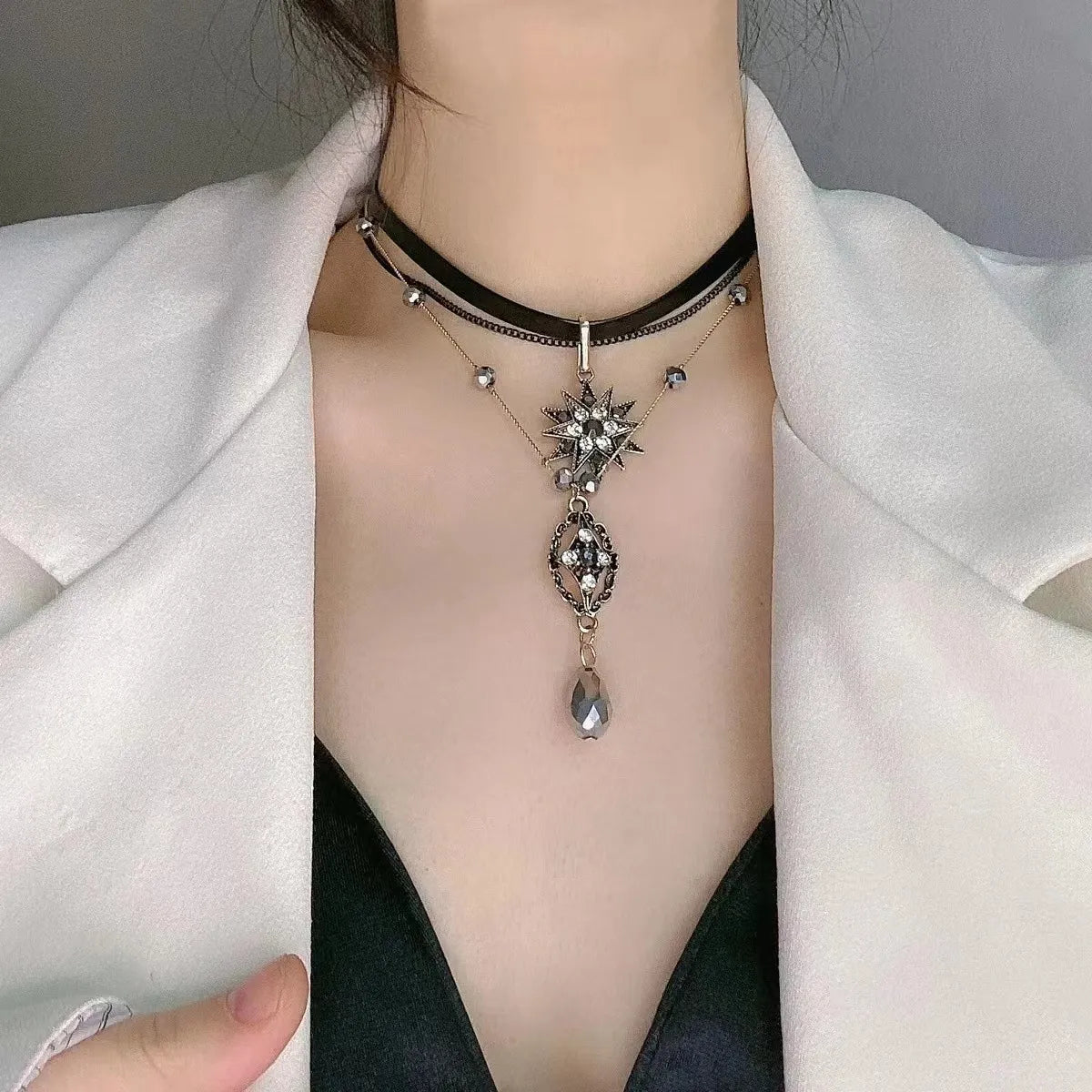 Neo-Gothic Crystal Multi-Layer Leather Necklace Exquisite Star Water Drop Choker Necklace for Women Girls Party Wedding Jewelry